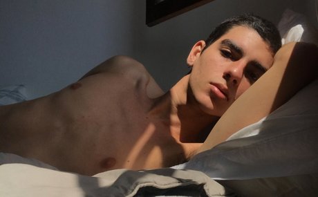 Foto di nudo di fuga di OnlyFans di Tu Twink Andino 
