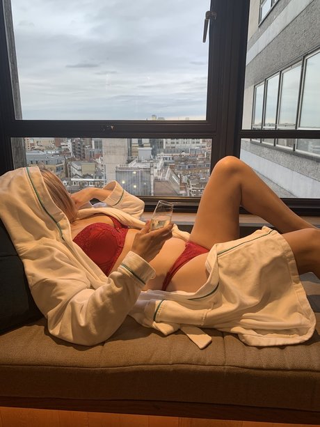 Foto di nudo di fuga di OnlyFans di Mystery Blondie