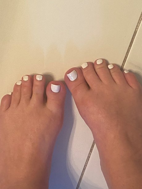 Myfeetarehereforit