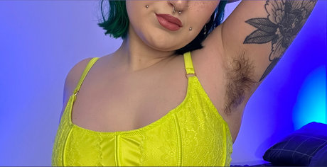 Foto di nudo di fuga di OnlyFans di  