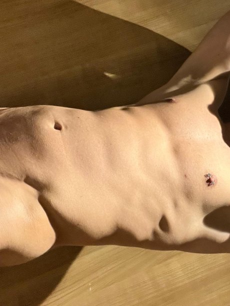 Foto di nudo di fuga di OnlyFans di Dancer