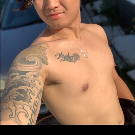 Foto di nudo di fuga di OnlyFans di James