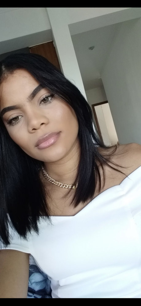 Foto di nudo di fuga di OnlyFans di Nash
