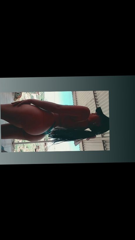 Naomicruzz