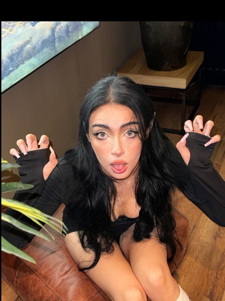 Foto di nudo di fuga di OnlyFans di Chloee