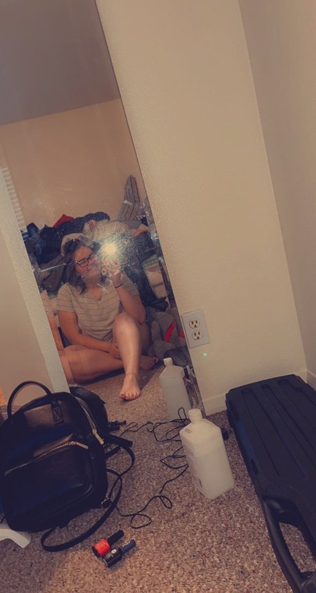 Foto di nudo di fuga di OnlyFans di Becca