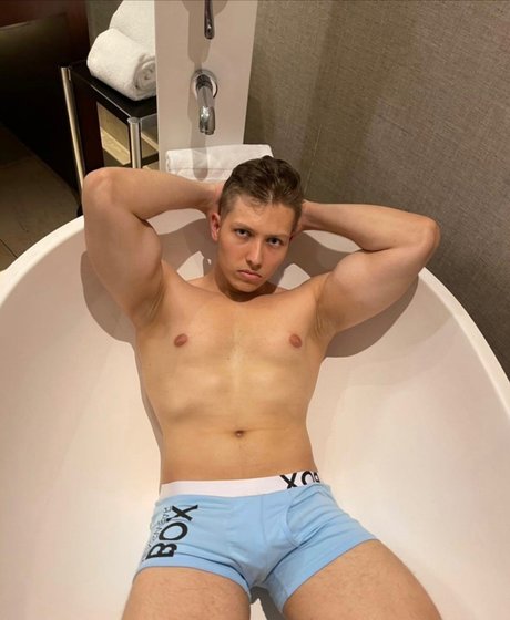 Foto di nudo di fuga di OnlyFans di Nicolasferringtonfree