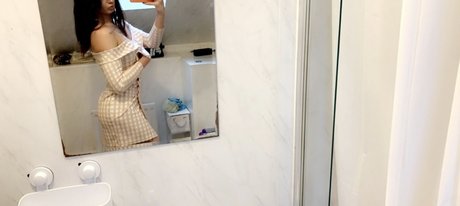 Foto di nudo di fuga di OnlyFans di Newcastle Student