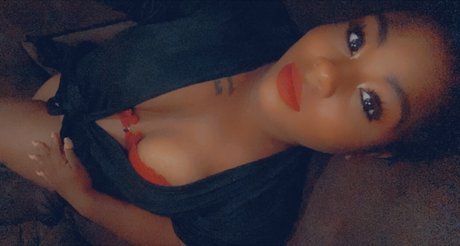 Foto di nudo di fuga di OnlyFans di Auti