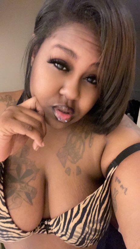 Nikkicash25