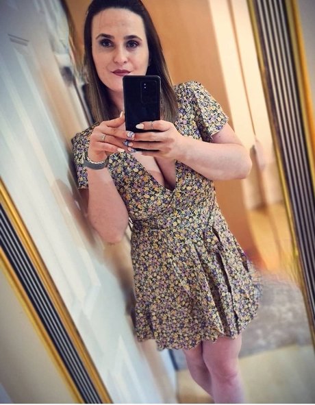 Foto di nudo di fuga di OnlyFans di Feet Asmr By Nicolle