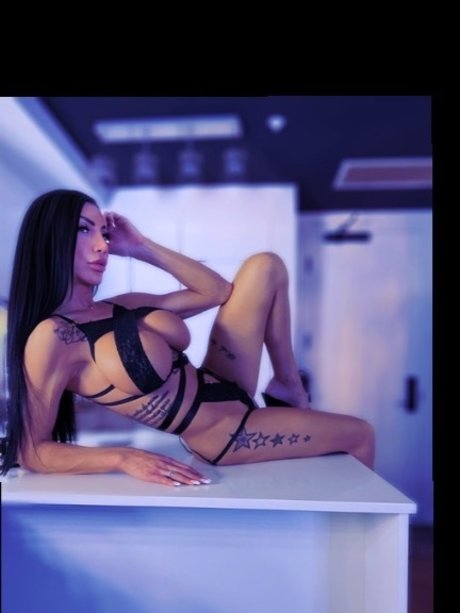 Foto di nudo di fuga di OnlyFans di Angiebugatti