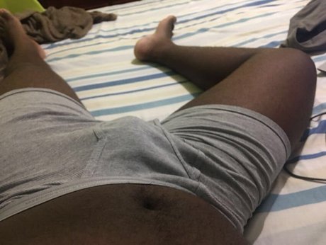 Foto di nudo di fuga di OnlyFans di Jamaican Sissy Girl