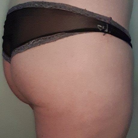Foto di nudo di fuga di OnlyFans di Bell