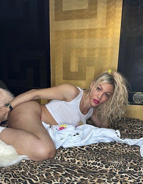 Nina La Divina