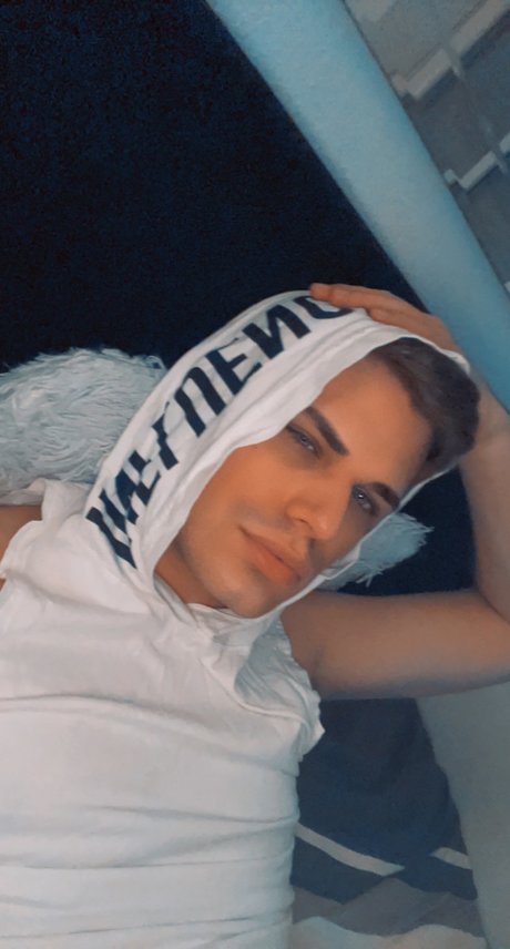 Foto di nudo di fuga di OnlyFans di Nikolicstar