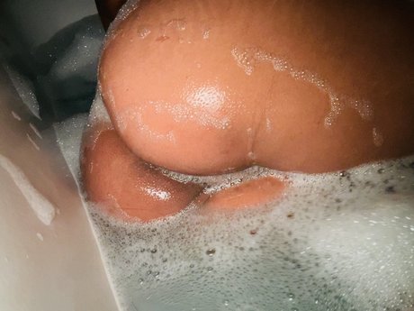 Foto di nudo di fuga di OnlyFans di Southern Bell