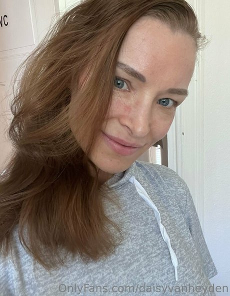 Foto di nudo di fuga di OnlyFans di Daisyvanheyden