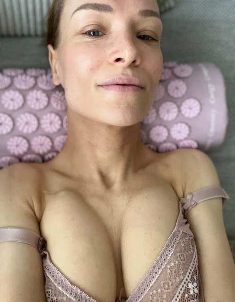 Foto di nudo di fuga di OnlyFans di Daisyvanheyden