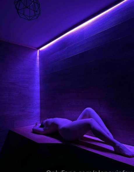 Foto di nudo di fuga di OnlyFans di Alenavipfox