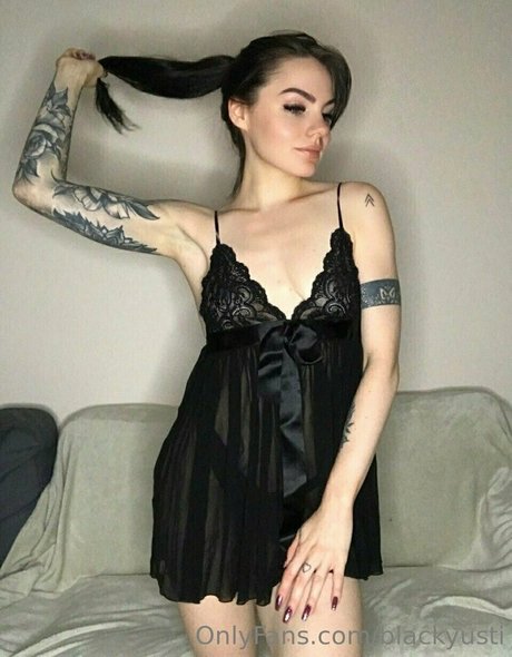 Foto di nudo di fuga di OnlyFans di Blackyusti