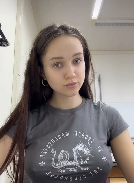 Foto di nudo di fuga di OnlyFans di Ellielli Elligoinglive