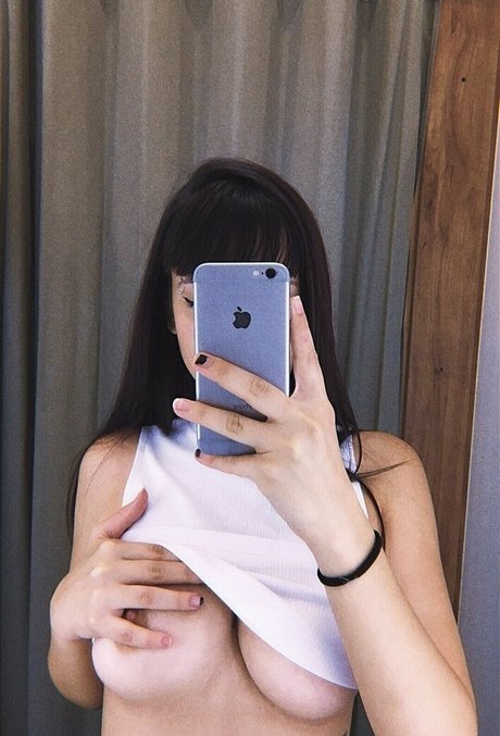 Foto di nudo di fuga di OnlyFans di Narumixz