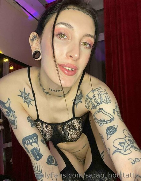 Sarah_hot_tatto