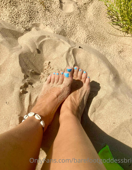Foto di nudo di fuga di OnlyFans di Barefootgoddessbri