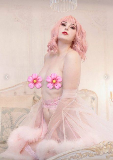 Foto di nudo di fuga di OnlyFans di Littlelilylewds