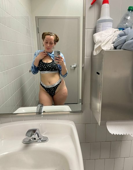 Foto di nudo di fuga di OnlyFans di Juizyriotz