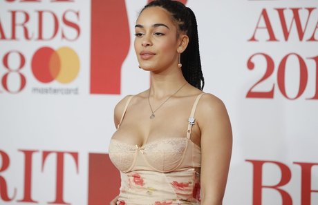 Foto di nudo di fuga di OnlyFans di Jorja Smith
