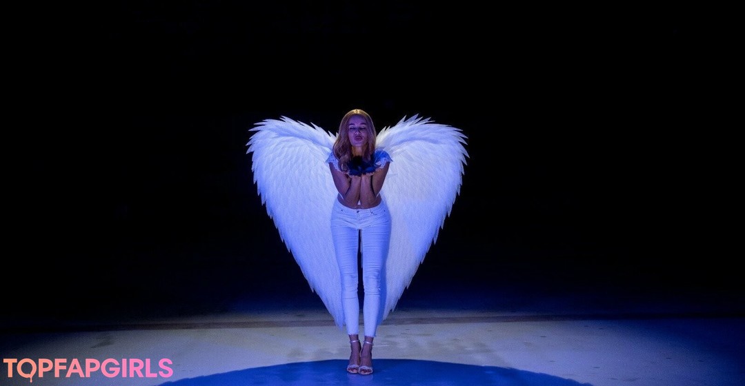 Foto di nudo di fuga di OnlyFans di Leniyoungofficial #40 Foto di nudo di fuga di OnlyFans di Leniyoungofficial #40