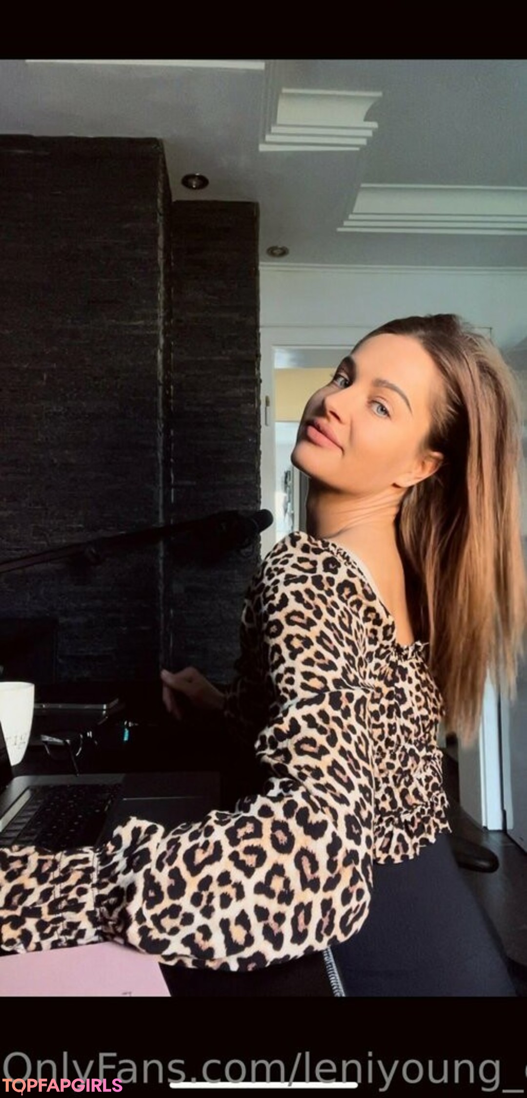 Foto di nudo di fuga di OnlyFans di Leniyoungofficial #90 Foto di nudo di fuga di OnlyFans di Leniyoungofficial #90