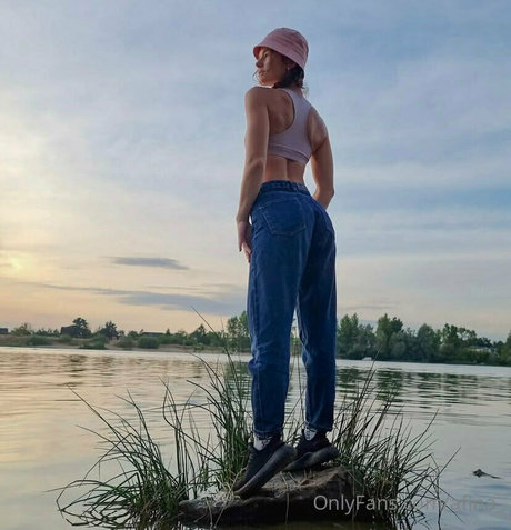 Foto di nudo di fuga di OnlyFans di Afina