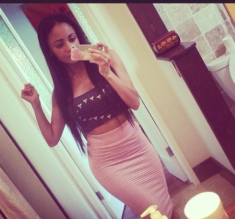 Foto di nudo di fuga di OnlyFans di Vanessa Morgan