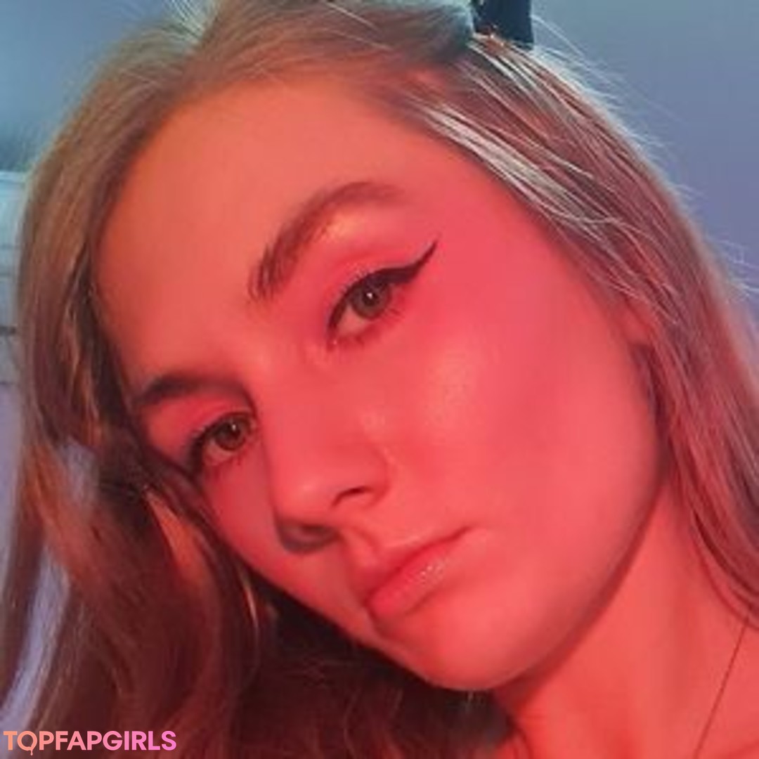 Foto di nudo di fuga di OnlyFans di Lyllaangel #9 Foto di nudo di fuga di OnlyFans di Lyllaangel #9