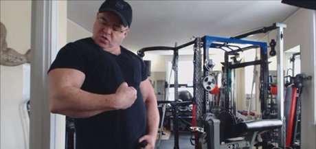 Flexbigmuscle