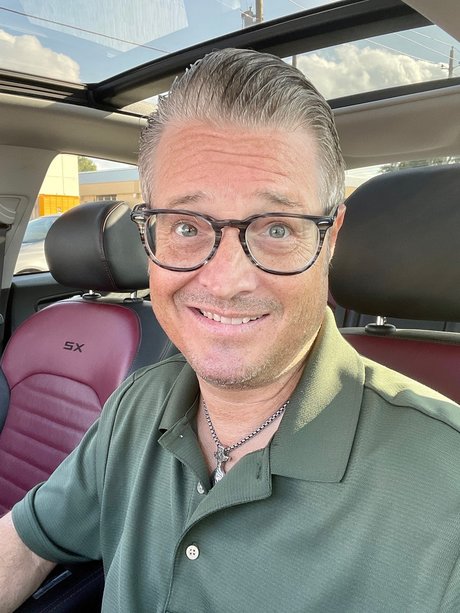 Michael Quotchipquot Henley