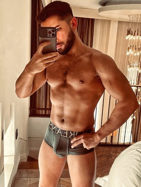 Foto di nudo di fuga di OnlyFans di Ardamuscle