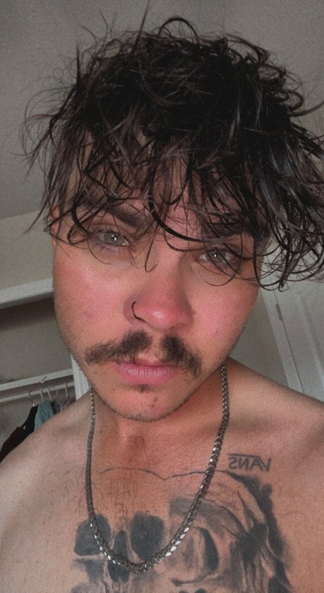 Foto di nudo di fuga di OnlyFans di Noah Smith