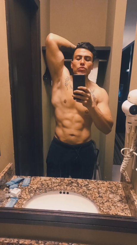 Foto di nudo di fuga di OnlyFans di Alexxmx