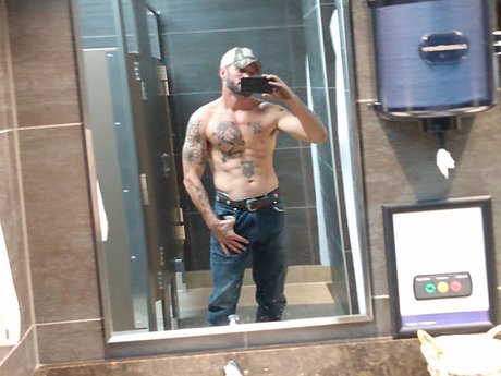 Foto di nudo di fuga di OnlyFans di Donald Irelan