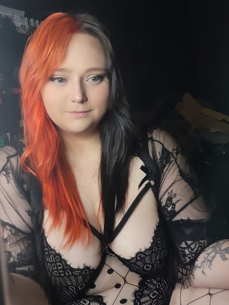 Foto di nudo di fuga di OnlyFans di Nikatnitee