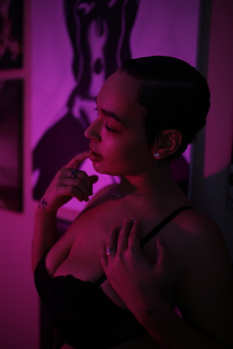 Foto di nudo di fuga di OnlyFans di Alohas Release