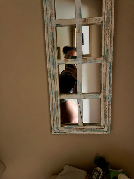 Foto di nudo di fuga di OnlyFans di Ari