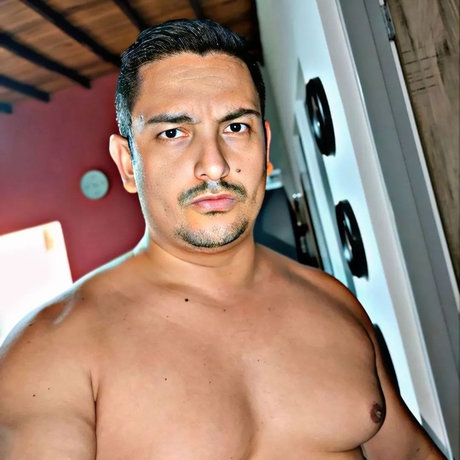 Foto di nudo di fuga di OnlyFans di Alex