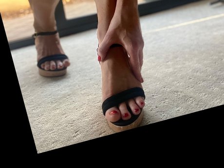 Foto di nudo di fuga di OnlyFans di Fun And Flirty Feet
