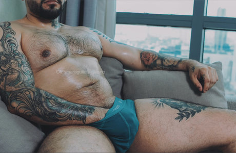 Foto di nudo di fuga di OnlyFans di Omar Aguilera