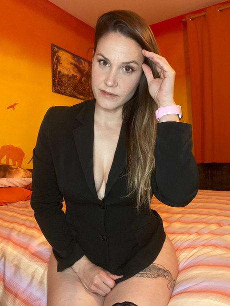 Foto di nudo di fuga di OnlyFans di Alexabond 